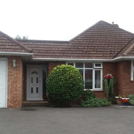 Crescent Cottage B&B Petersfield Exterior photo